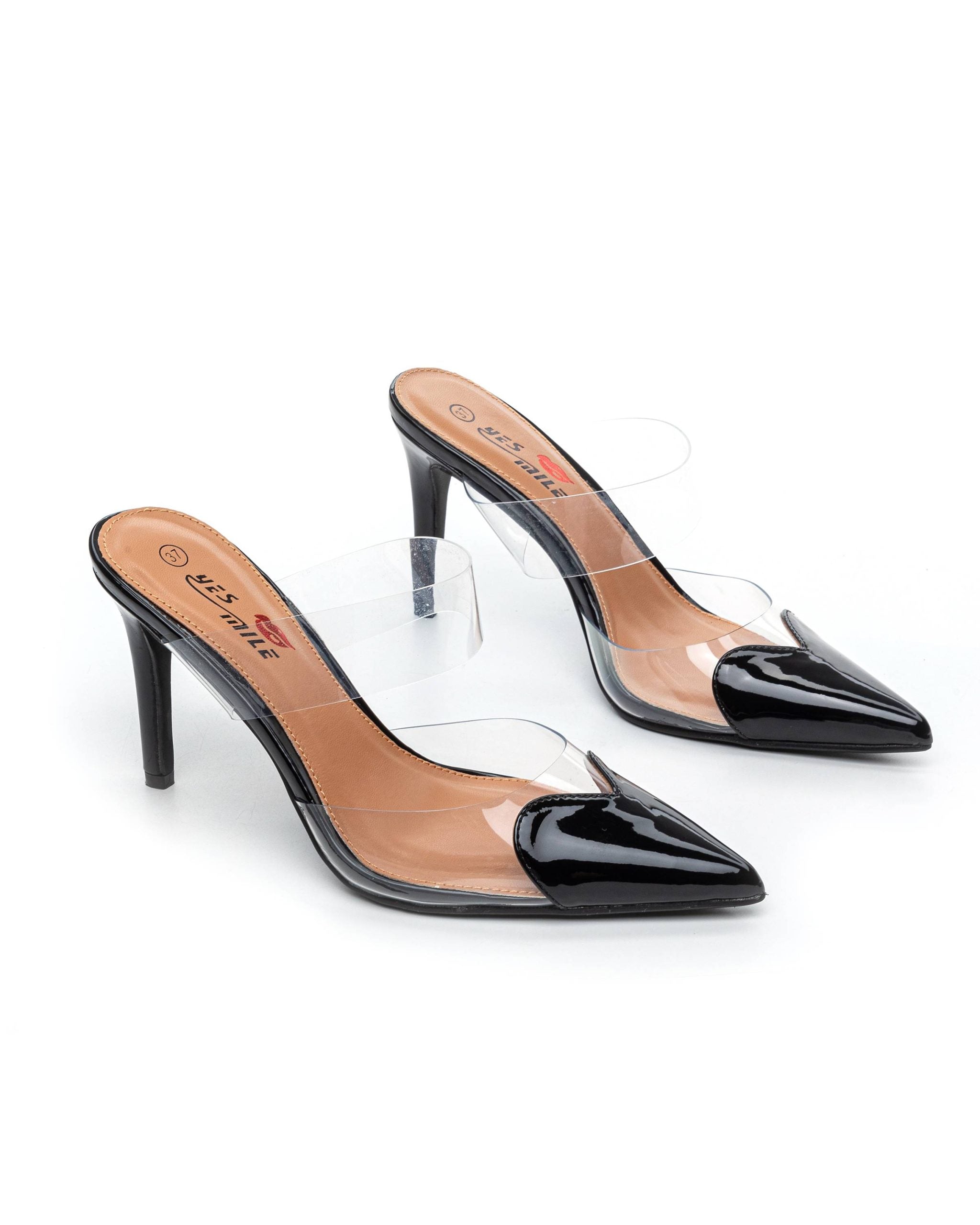 Crne štikle na tanku petu