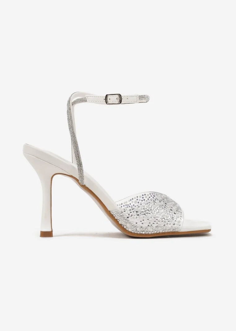 Bijele sandale na tanku petu - Cipelice