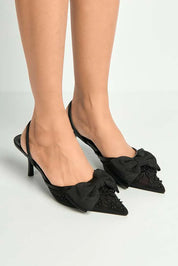 Crne štikle na tanku petu