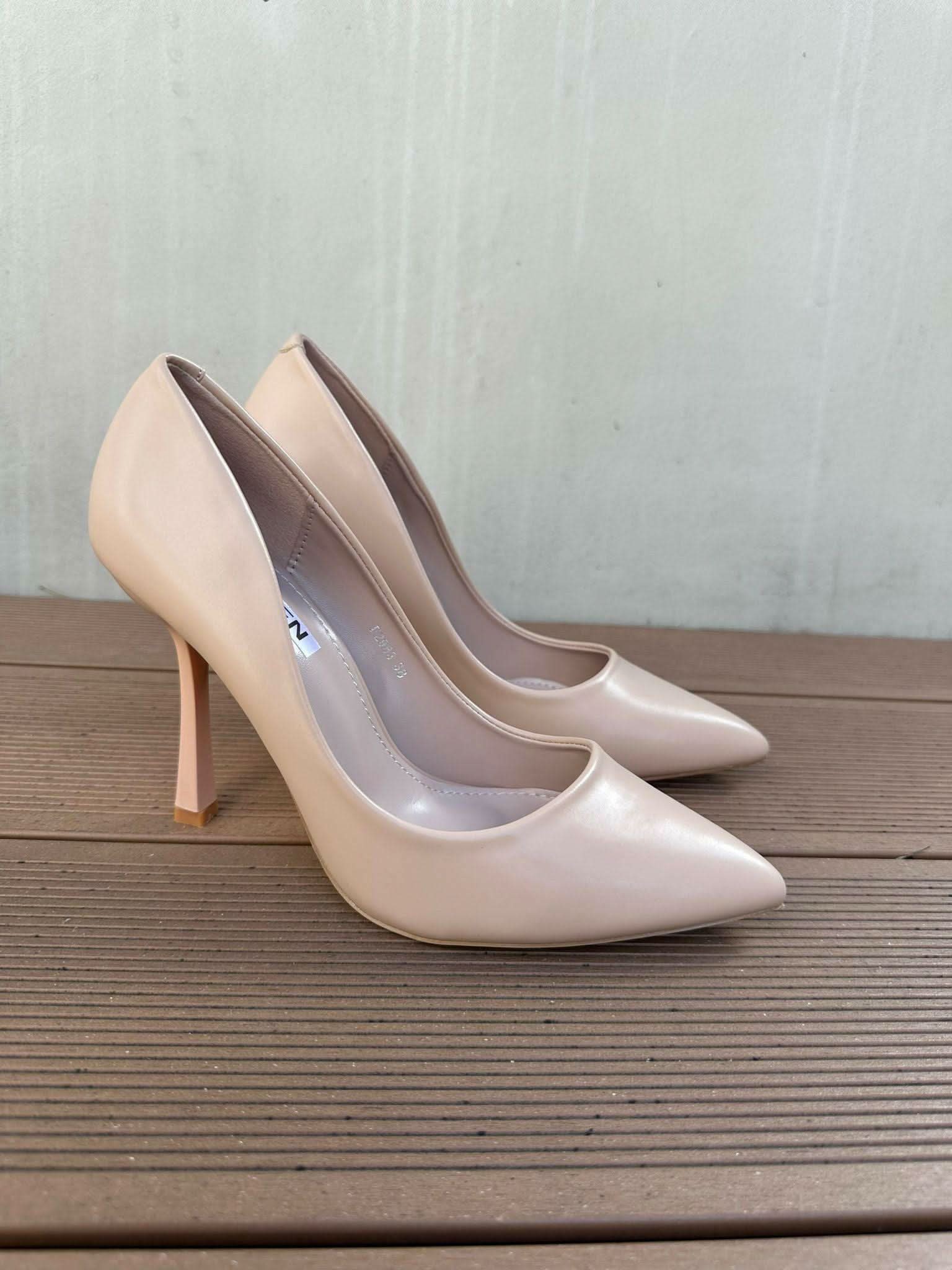 Bež salonke na tanku petu - Cipelice