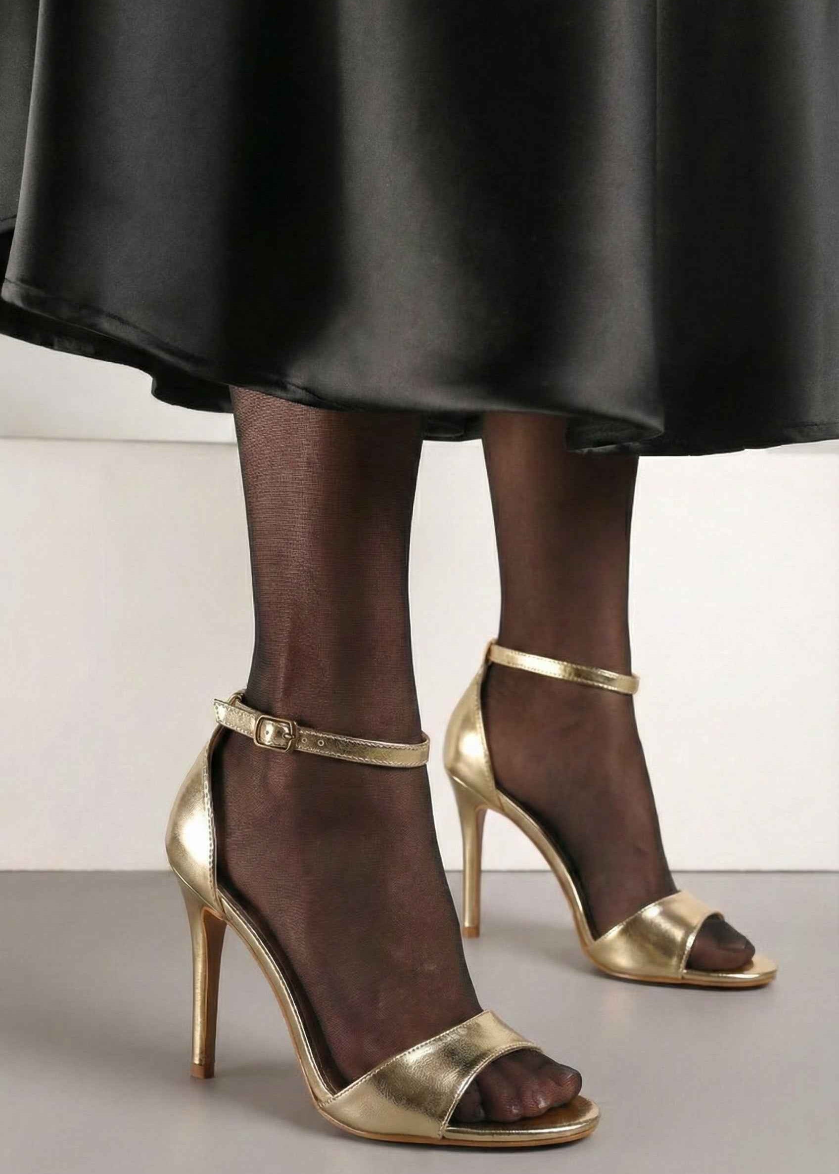 Zlatne sandale na tanku petu