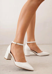 Bijele sandale na blok petu