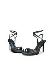 Crne sandale na tanku petu