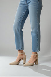 Beige sandal with block heel