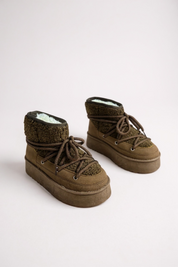 Smeđe zimske gležnjače