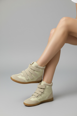 Khaki tenisice s čičkom