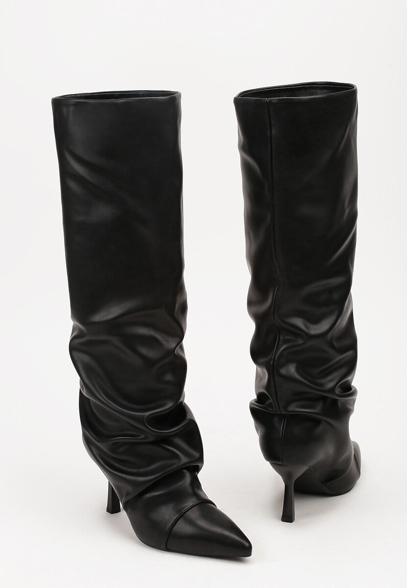 Black pleated boots with a thin heel 