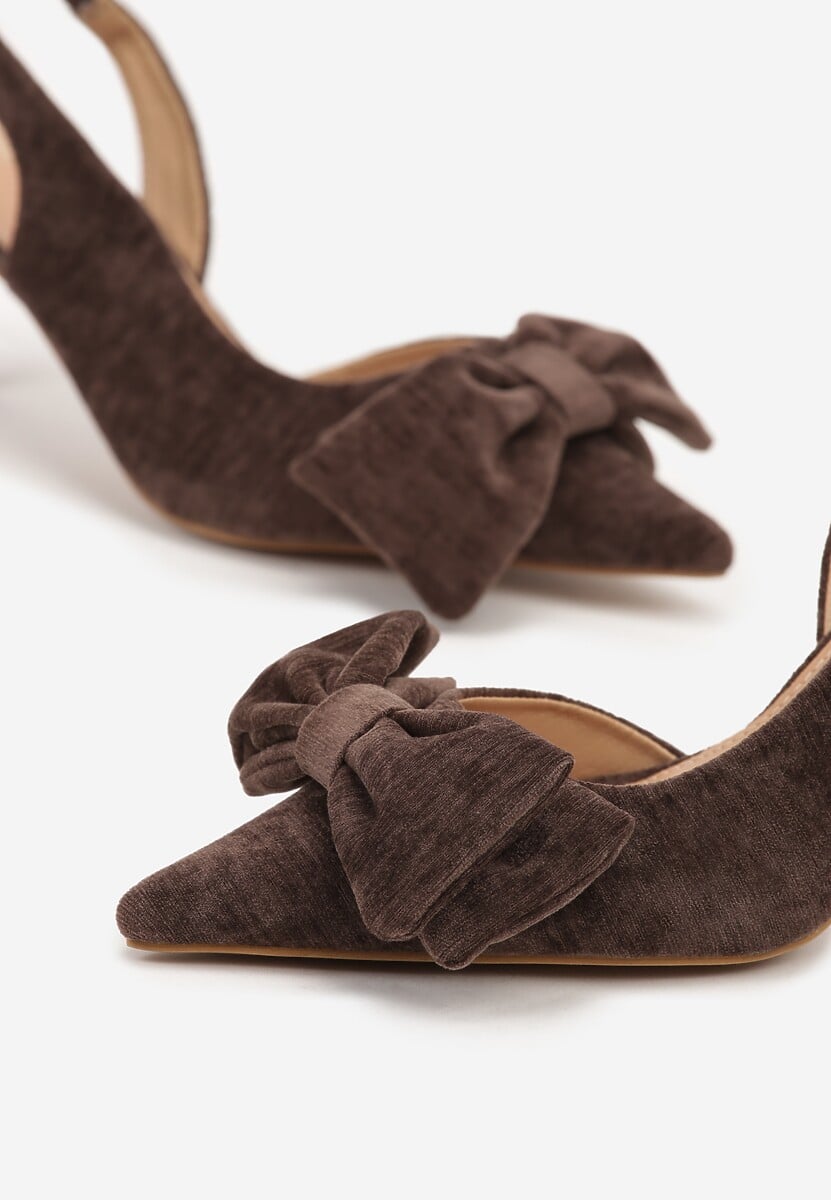 Smeđe štikle na tanku petu