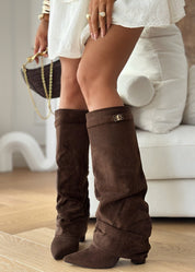 Smeđe brušene nabrane čizme na blok petu