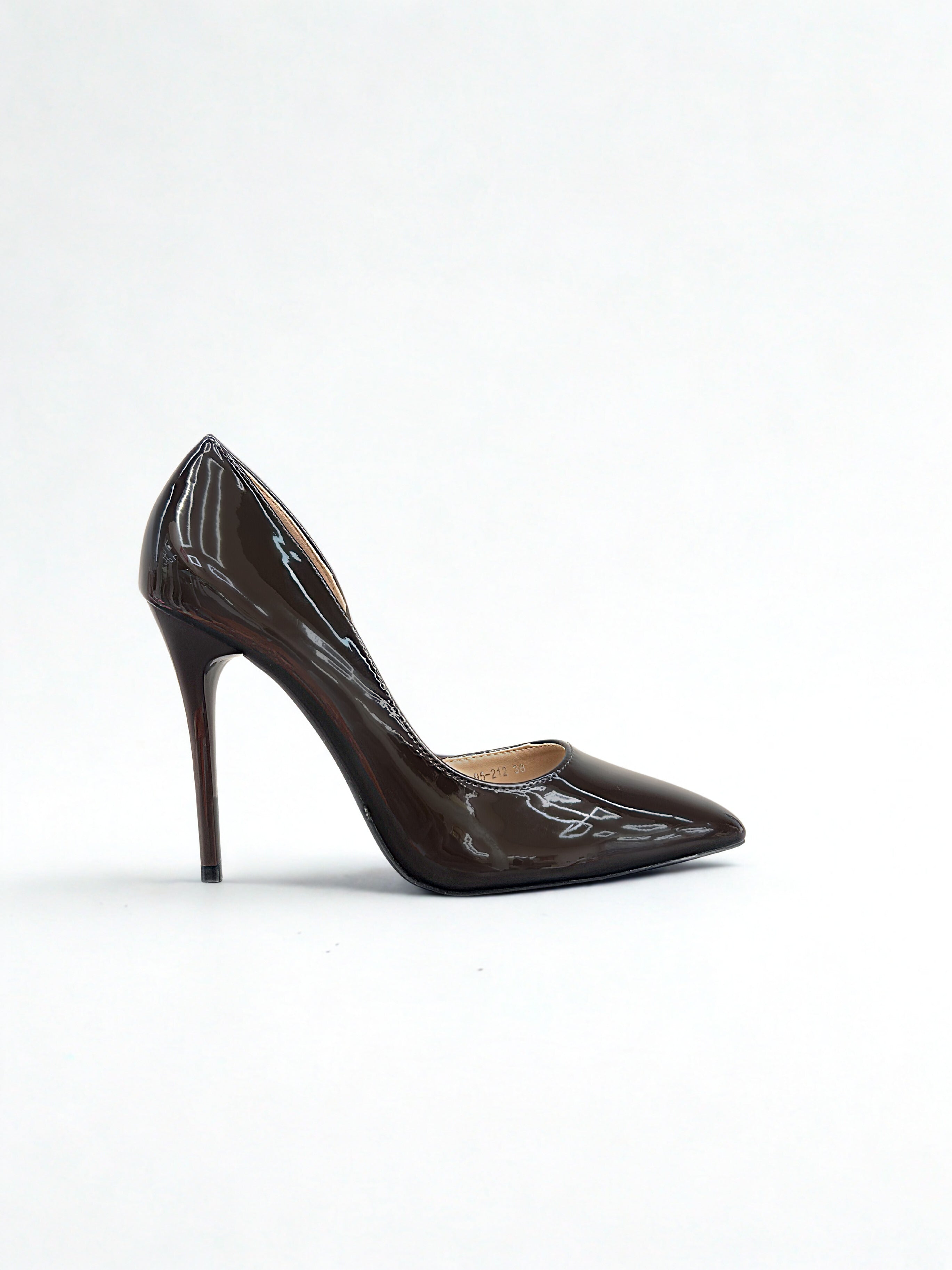 Brown pumps with a thin heel