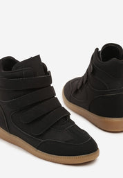 Crne tenisice s čičkom