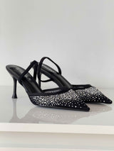 Crne štikle na tanku petu