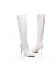 Bijele čizme na tanku petu