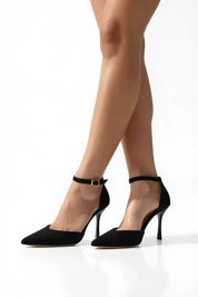 Crne štikle na tanku petu