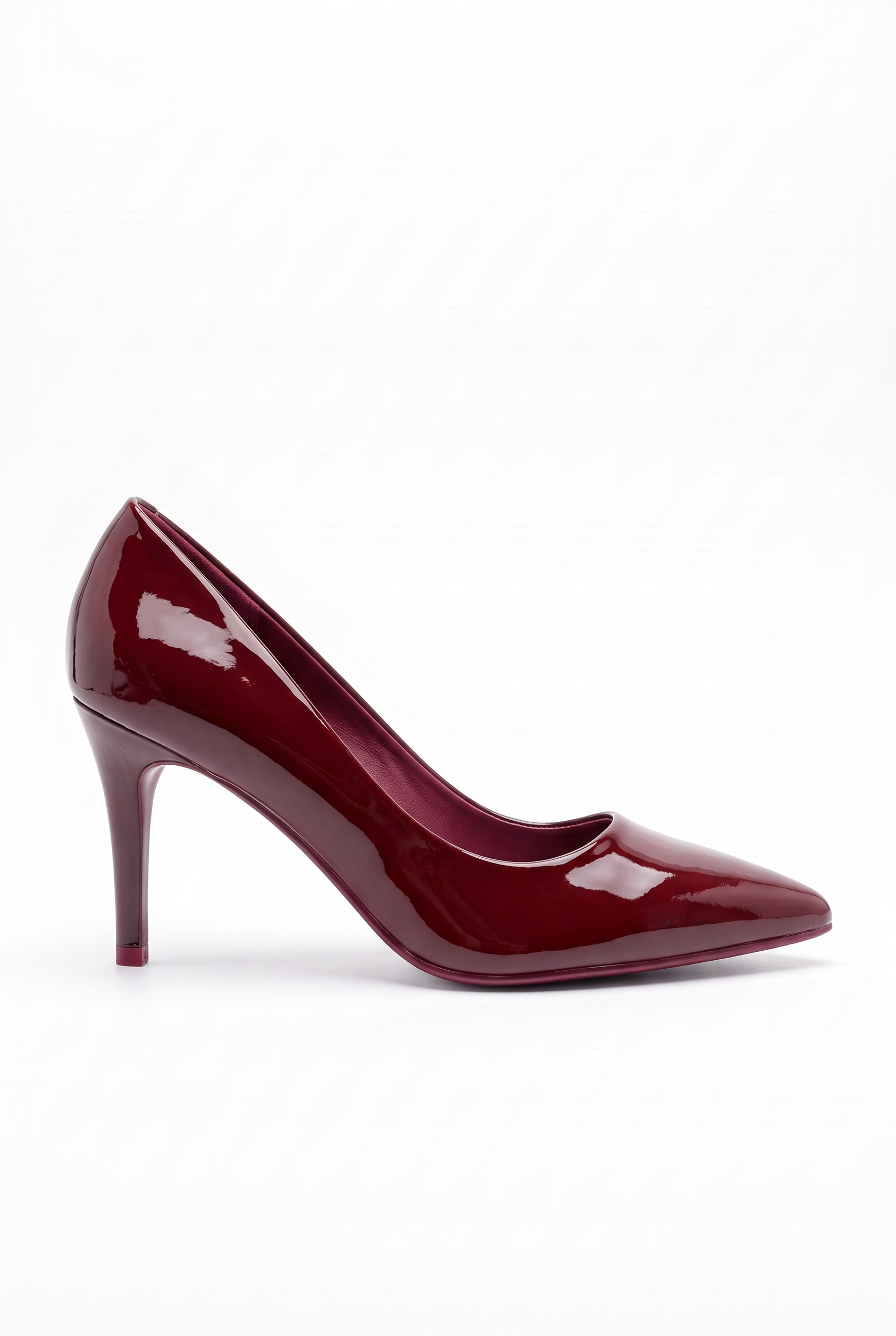 Beige lounge shoes on a thin heel