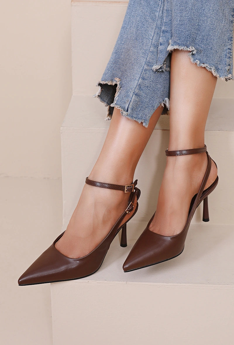 escarpin-a-bout-pointu-et-brides-9-5cm_marron-fonce_689a26a8f273a.webp